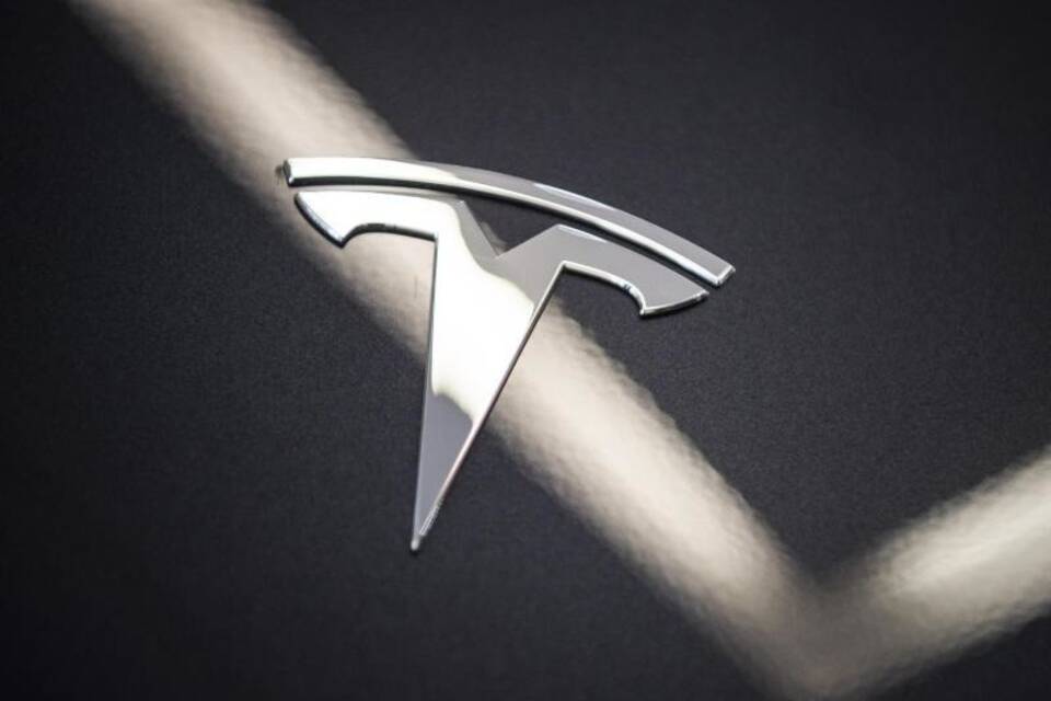 Tesla Tesla
