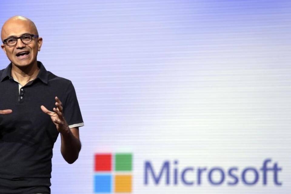 Microsoft - Satya Nadella Microsoft - Satya Nadella