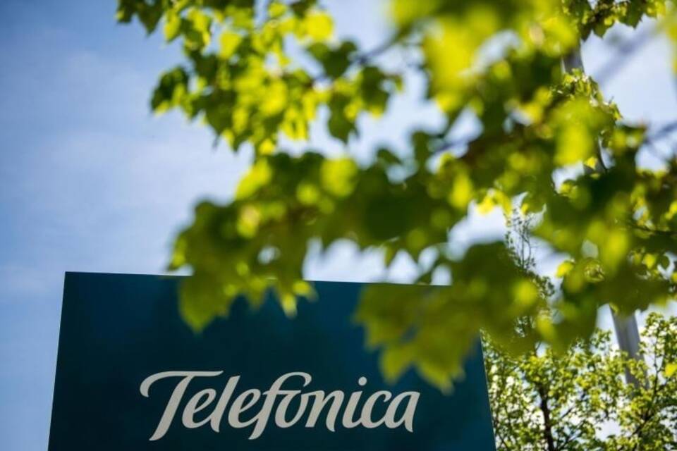 Mobilfunkausbau - Telefónica unter Druck Mobilfunkausbau - Telefónica unter Druck