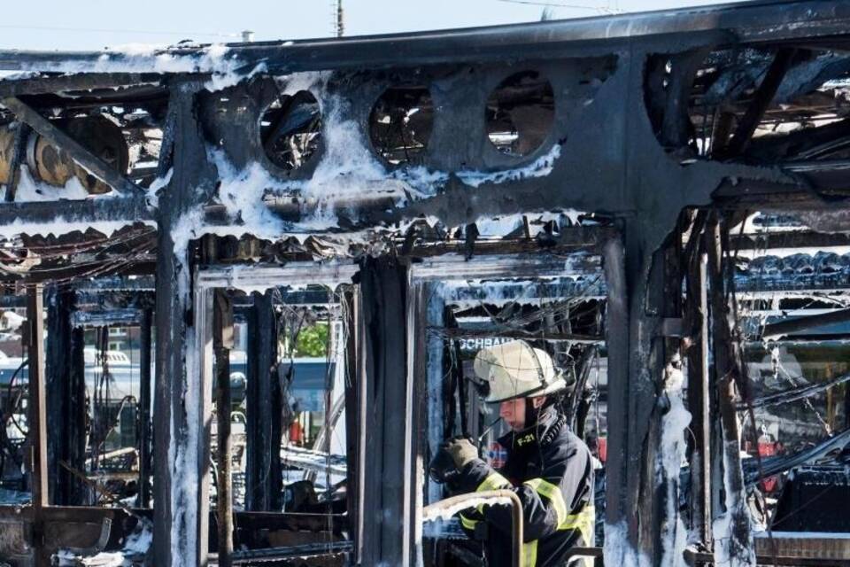 Feuerwehrmann im Einsatz Feuerwehrmann im Einsatz