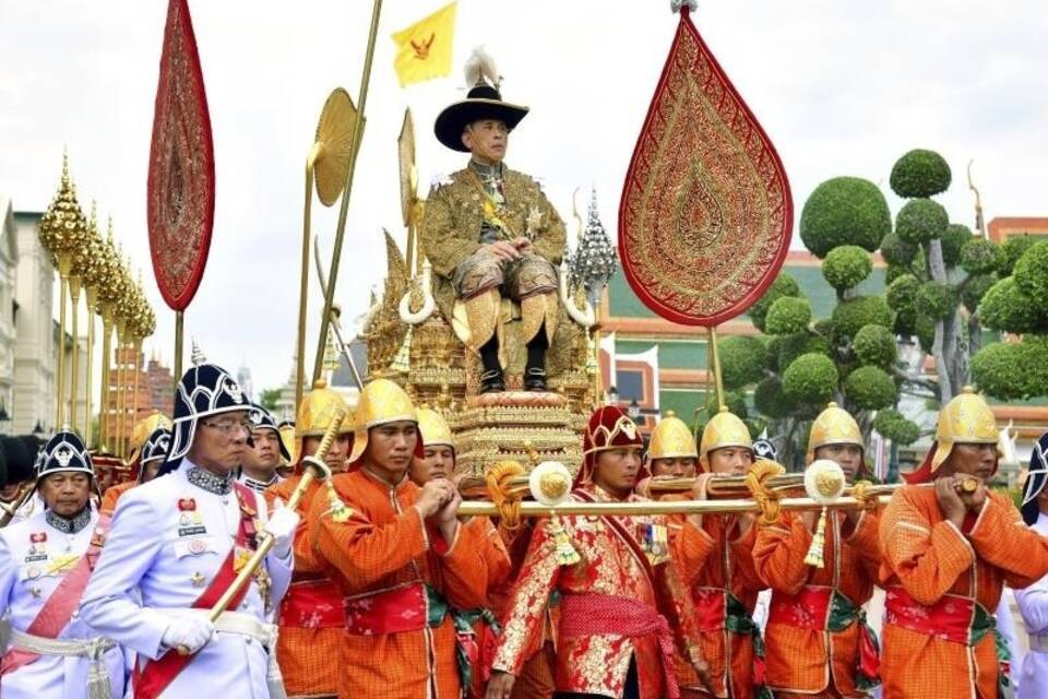 Thailands König gekrönt Thailands König gekrönt