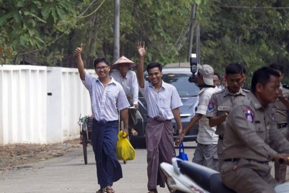 Wa Lone und Kyaw Soe Oo nach ihrer Freilassung