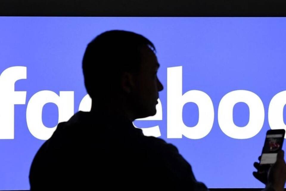 Facebook Facebook