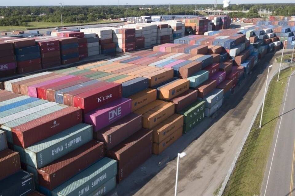 Container im Virginia International Terminal