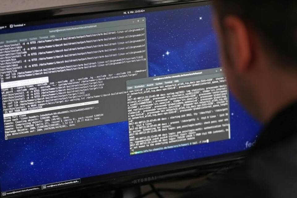 Informatiker am Computer Informatiker am Computer