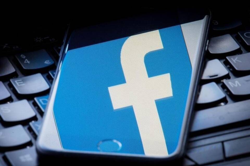 Facebook Facebook