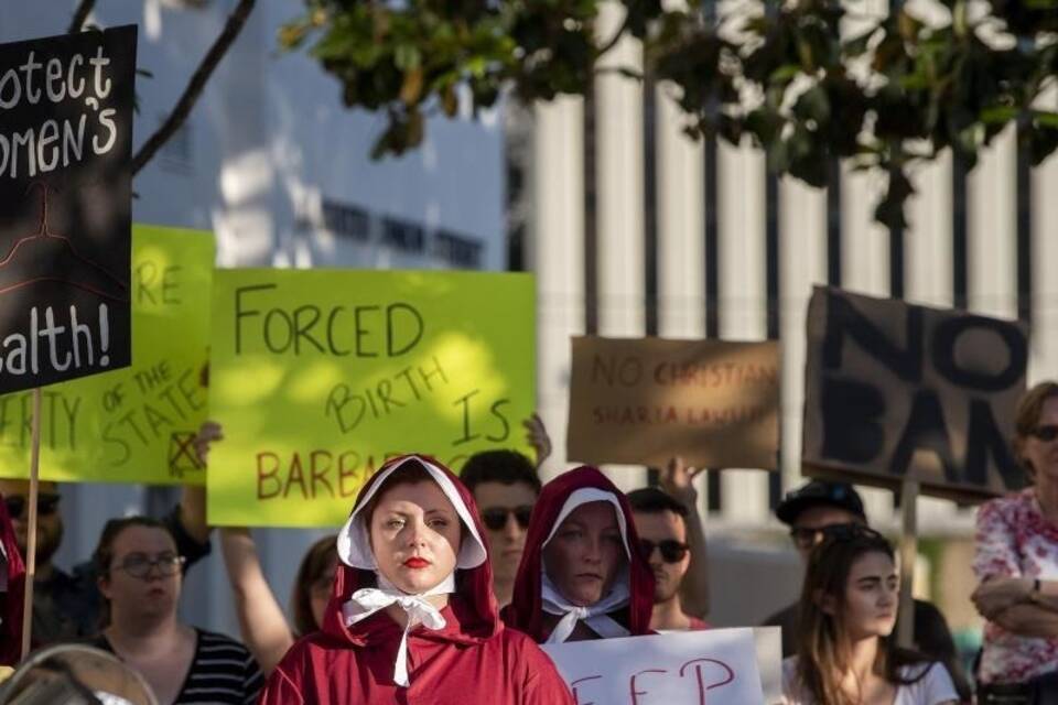 Protest gegen Abtreibungsverbot in Montgomery