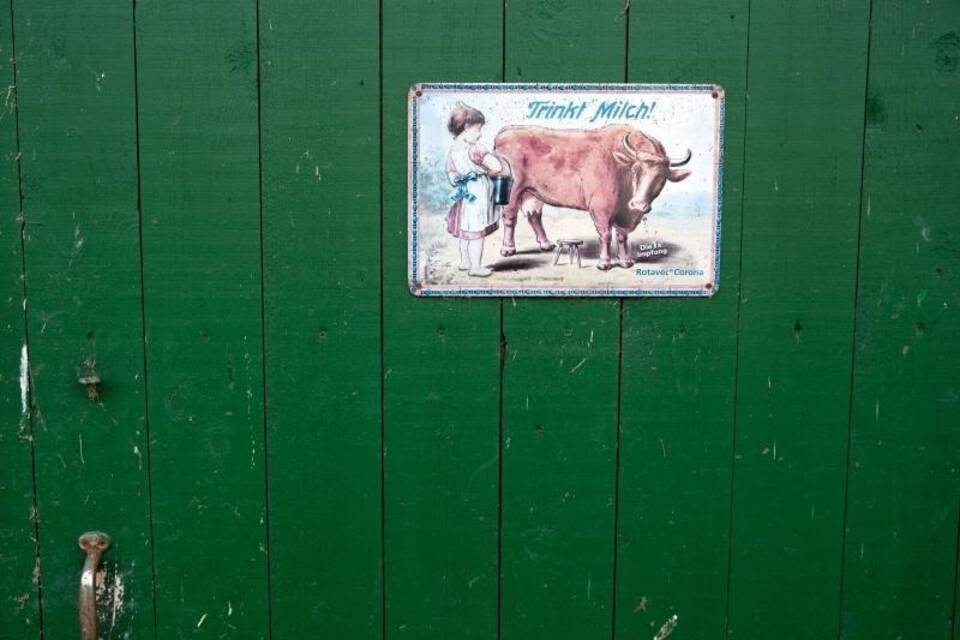 «Trinkt Milch» «Trinkt Milch»