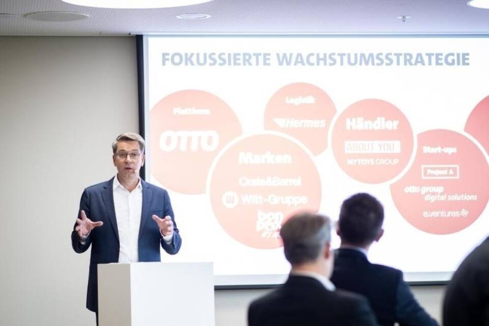 Otto-Jahres-Pressekonferenz in Hamburg