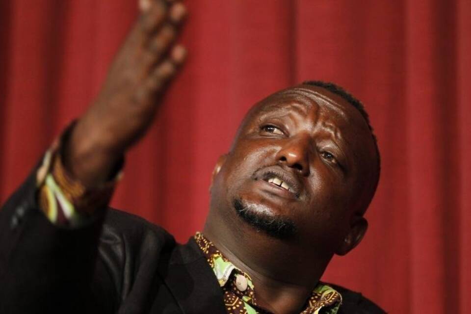 Binyavanga Wainaina Binyavanga Wainaina