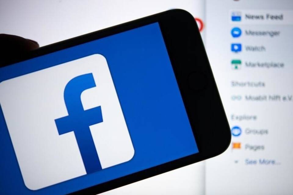 Facebook Facebook