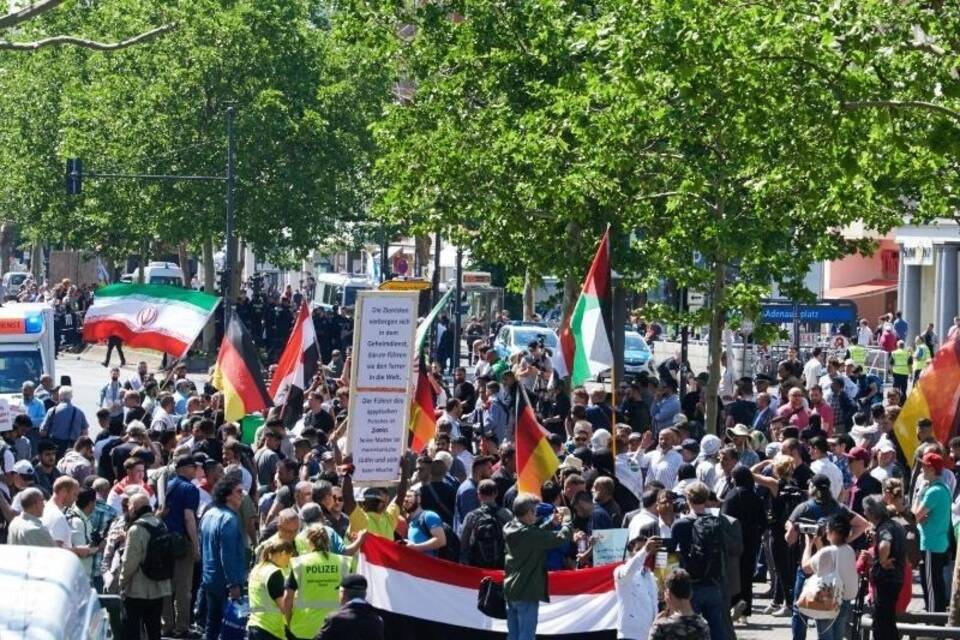 Al-Kuds-Demonstration in Berlin Al-Kuds-Demonstration in Berlin