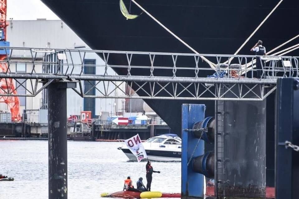 Kreuzfahrtschiff blockiert