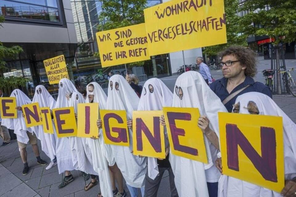 Protest vor Deutsche-Wohnen-Hauptversammlung