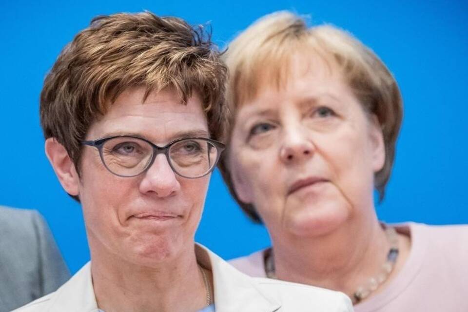 Kramp-Karrenbauer und Merkel Kramp-Karrenbauer und Merkel