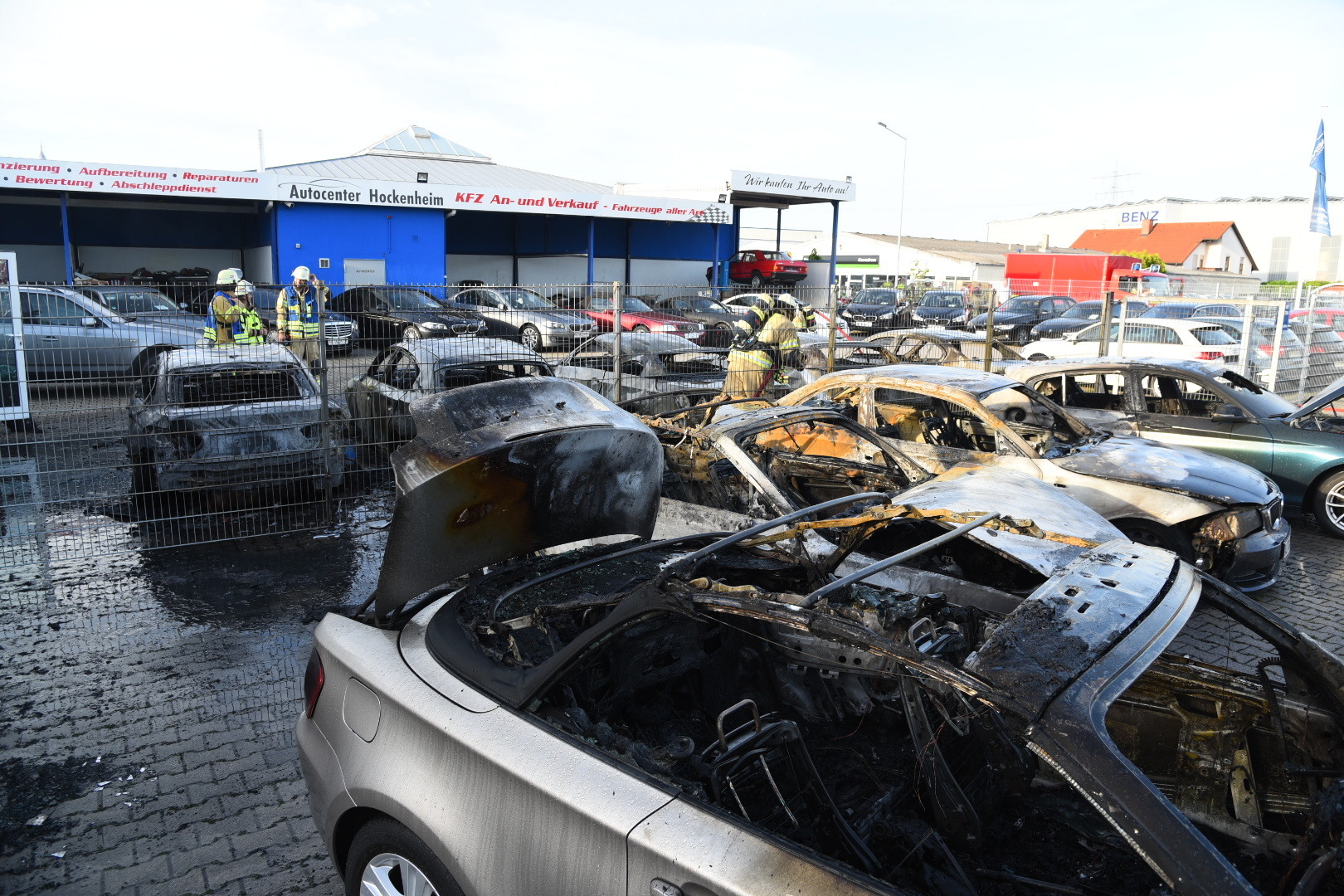 Hockenheim Neun Bmw Vollig Ausgebrannt Update Polizeibericht
