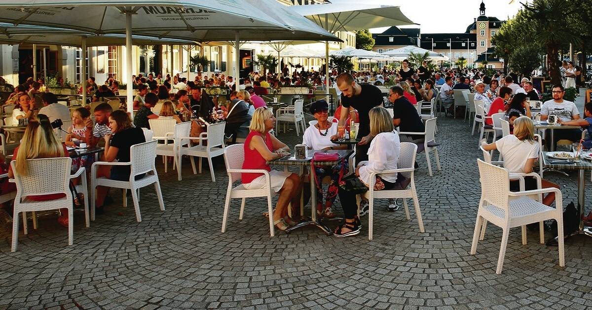 Schwetzinger Schlossplatz Neues Leben An Der Piazza