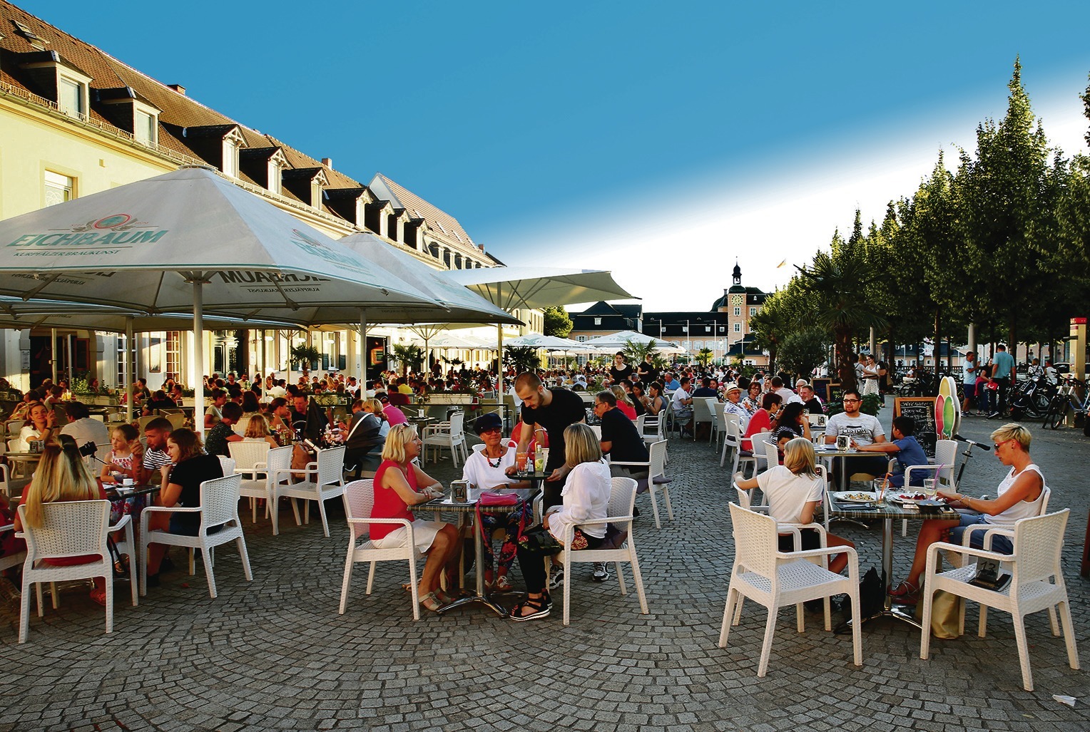 Schwetzinger Schlossplatz Neues Leben An Der Piazza