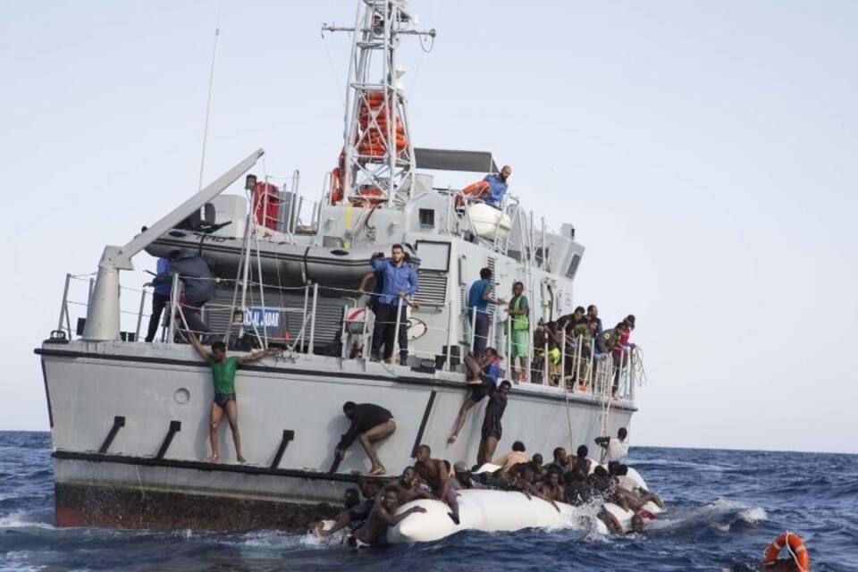 Rettungseinsatz im Mittelmeer Rettungseinsatz im Mittelmeer