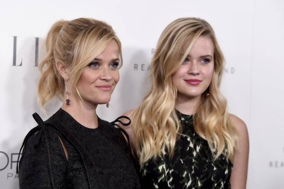 Reese Witherspoon & Ava Phillippe Reese Witherspoon & Ava Phillippe