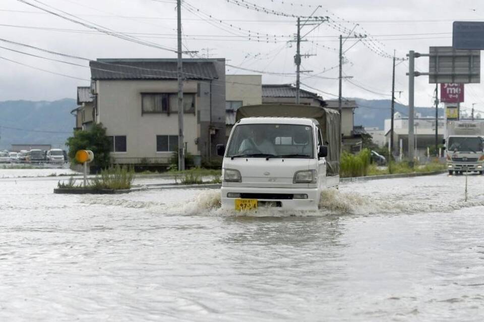 Starker Regen im Südwesten Japans