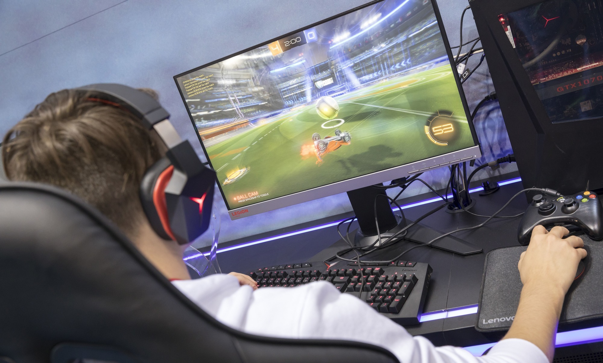 картинки на тему компьютерные игры. вред видеоигр. мальчик играющий в компьютерную игру. в гостях в детстве комп. пк хобби.