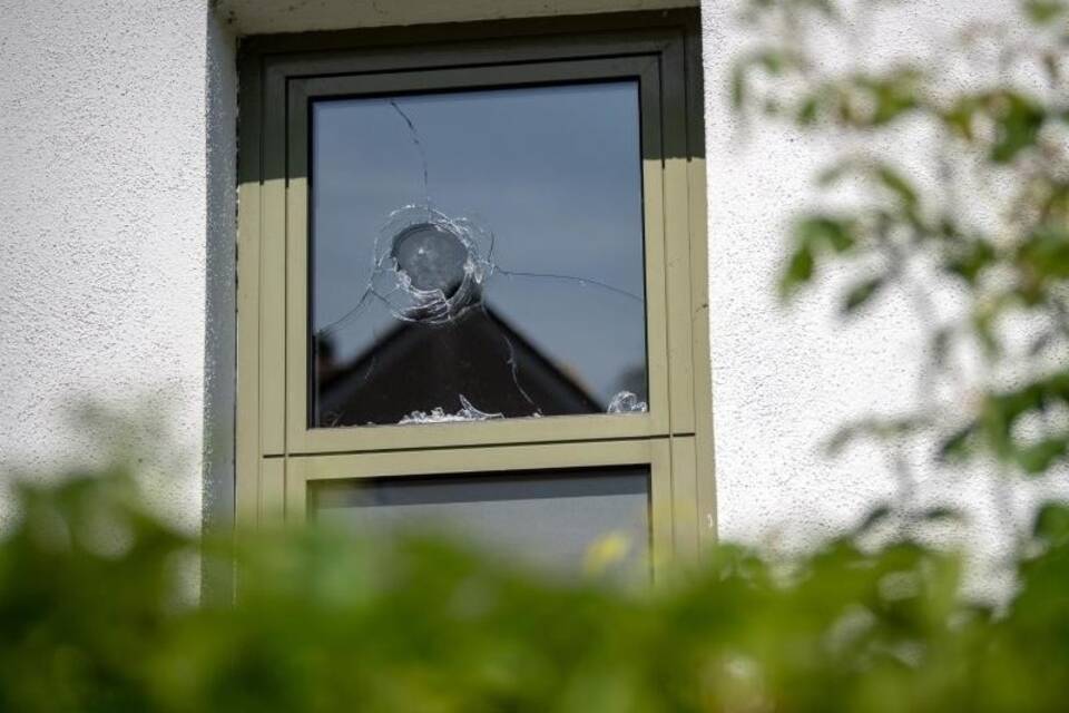Eingeworfenes Fenster Eingeworfenes Fenster