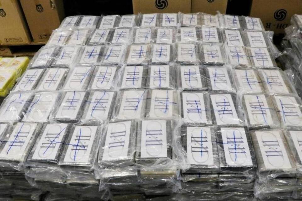 4,5 Tonnen Kokain auf Containerschiff in Hamburg entdeckt