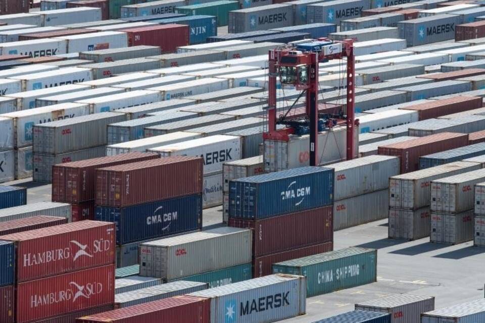 Containerumschlag Containerumschlag