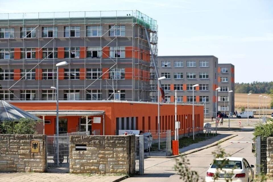 Zentrale Anlaufstelle für Geflüchtete Zentrale Anlaufstelle für Geflüchtete