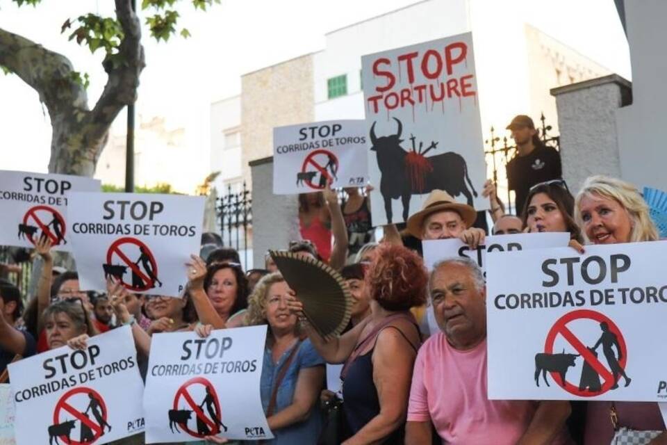 Proteste gegen Stierkampf auf Mallorca Proteste gegen Stierkampf auf Mallorca