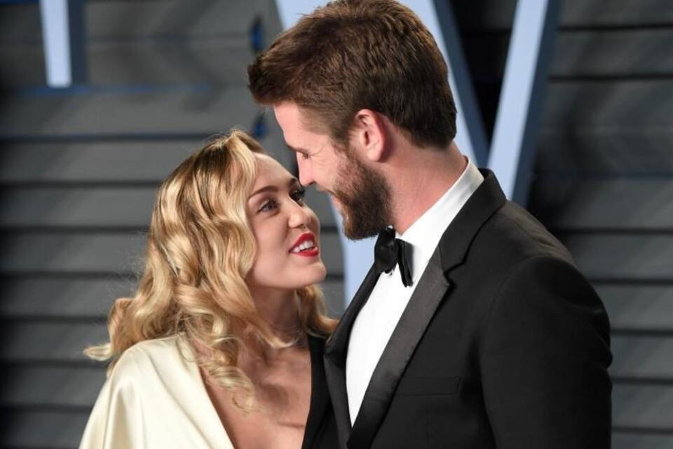 Miley Cyrus und Liam Hemsworth Miley Cyrus und Liam Hemsworth