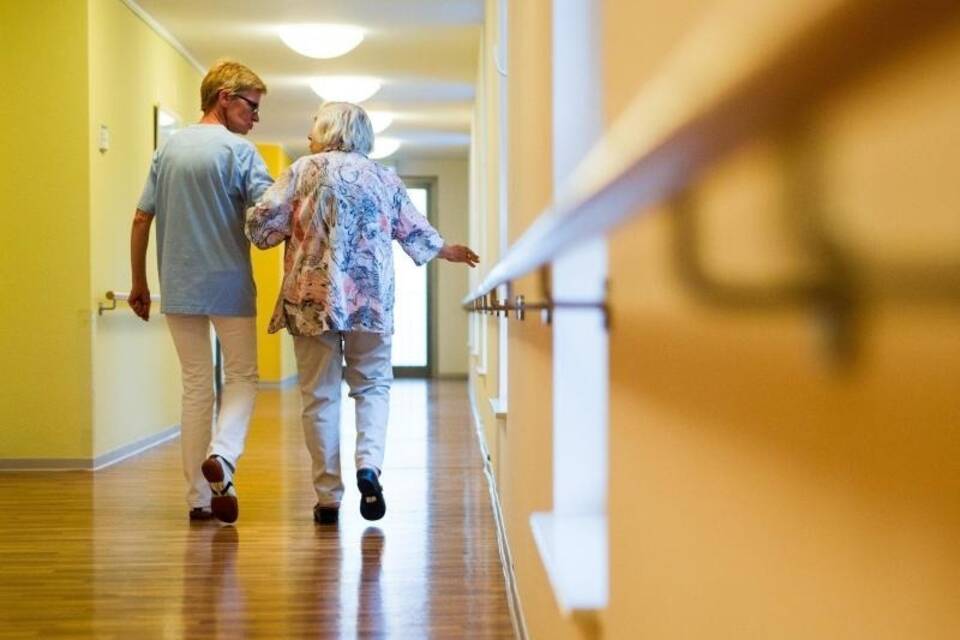 Kinder von Pflegebedürftigen sollen finanziell entlastet werden Kinder von Pflegebedürftigen sollen finanziell entlastet werden