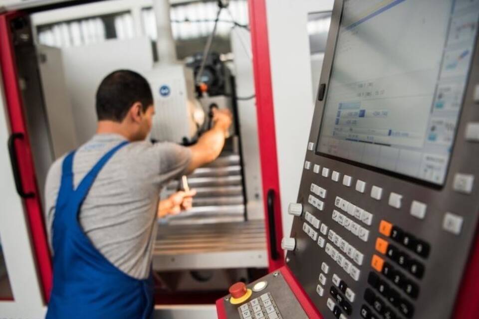 Immer mehr Flüchtlinge in Ausbildung Immer mehr Flüchtlinge in Ausbildung