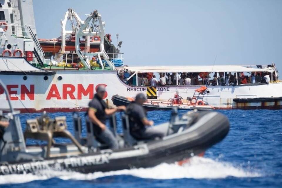 «Open Arms» «Open Arms»