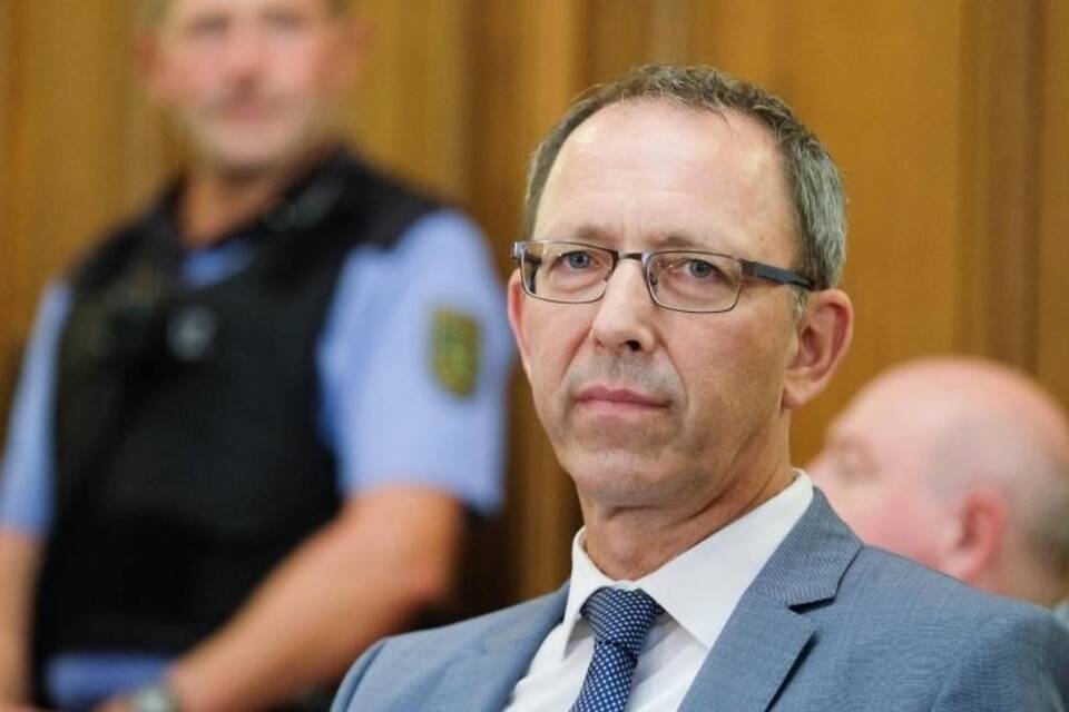 Nur 30 Listenkandidaten für die AfD Nur 30 Listenkandidaten für die AfD