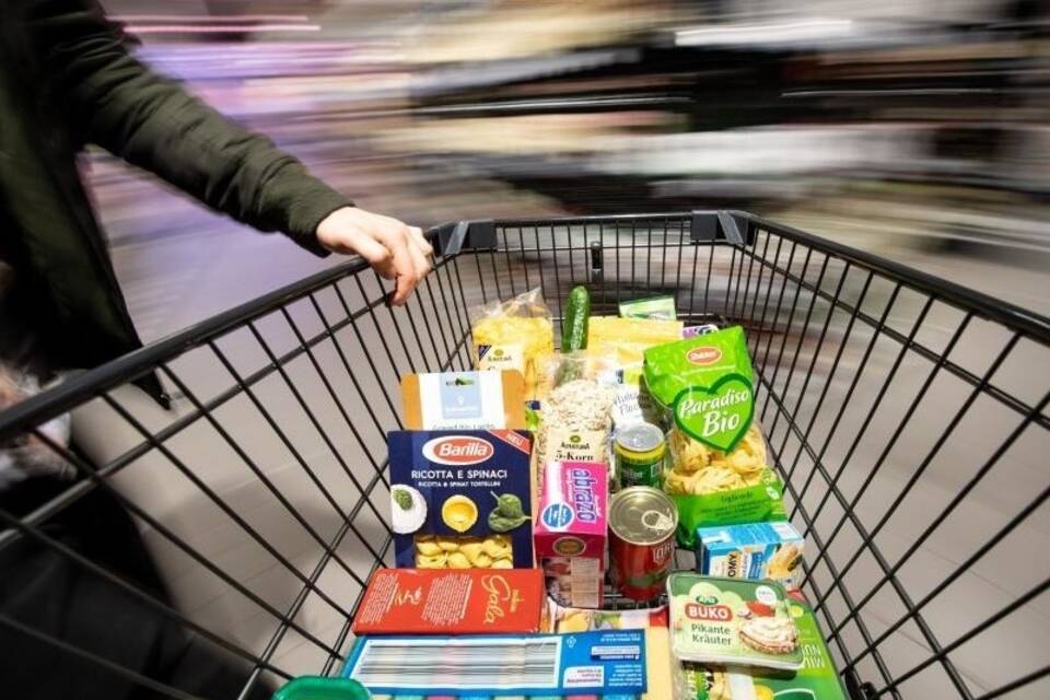 Einkaufen im Supermarkt Einkaufen im Supermarkt