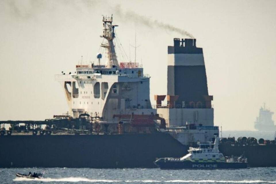 Gibraltar stoppt Supertanker Gibraltar stoppt Supertanker