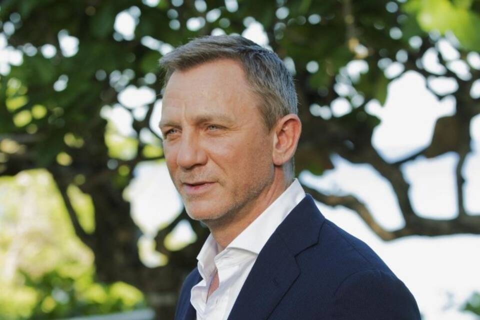 Daniel Craig