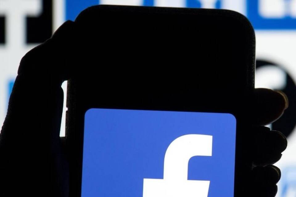 Facebook Facebook