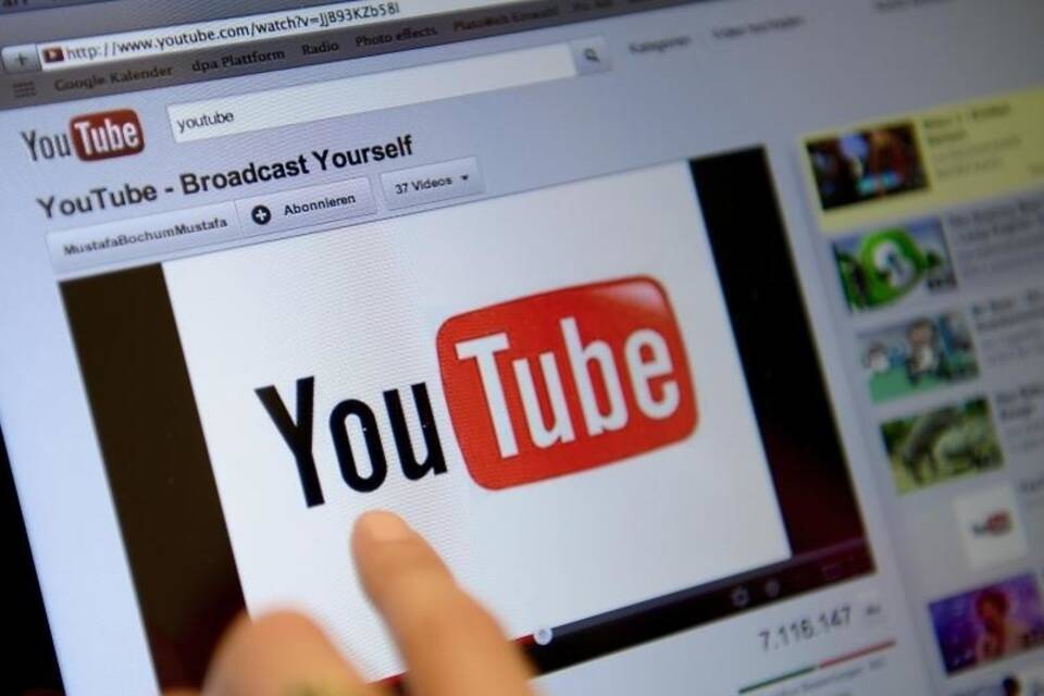 YouTube YouTube