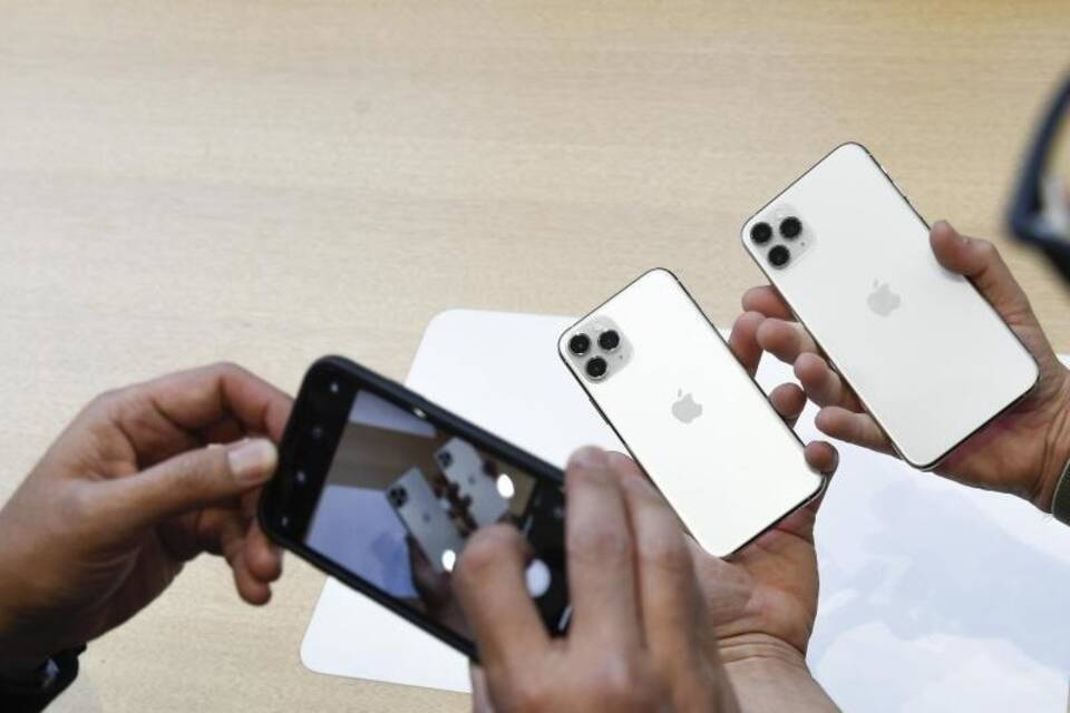 iPhone 11 iPhone 11