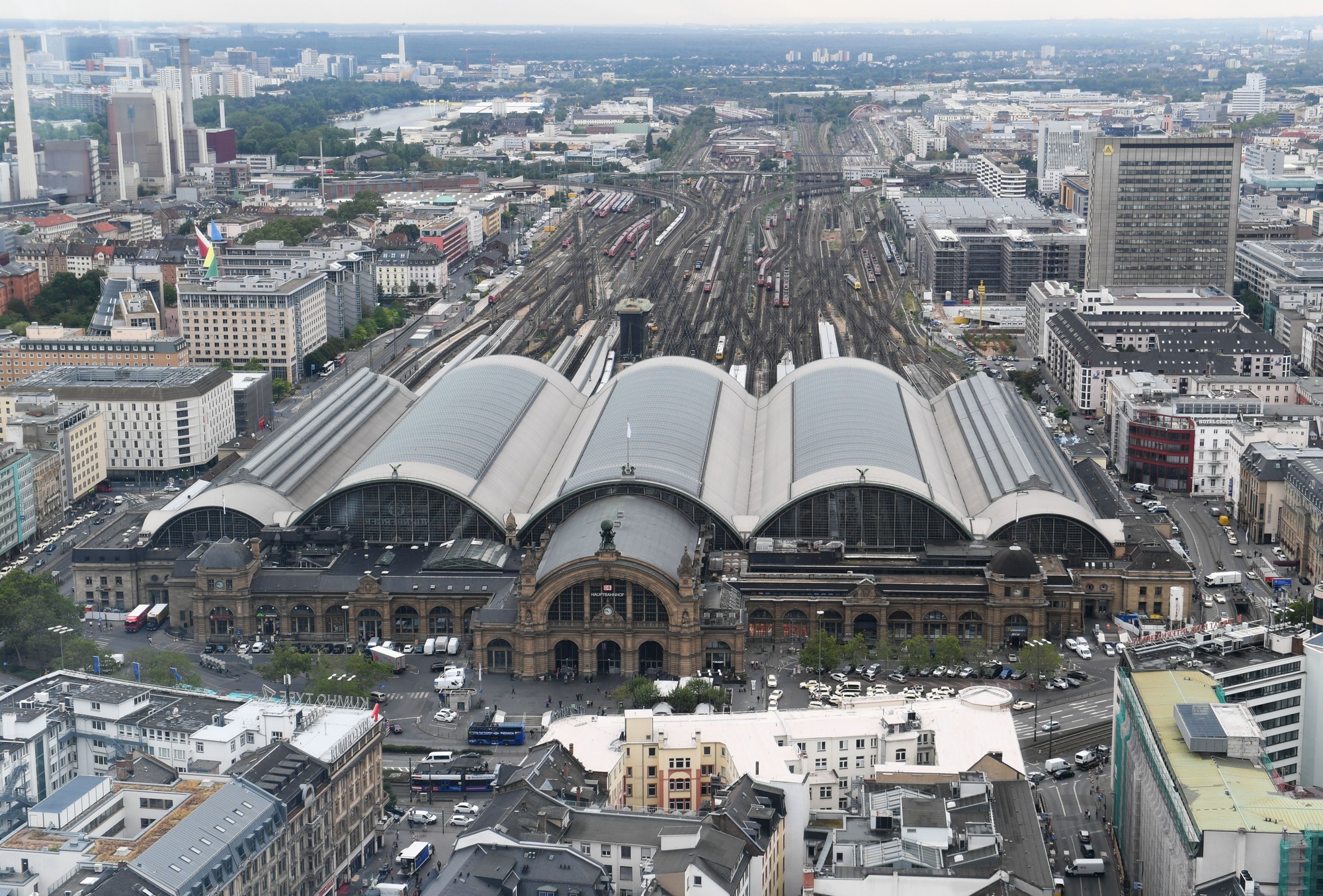 Hauptbahnhof Frankfurt  Neuer Tunnel soll den Fernverkehr 