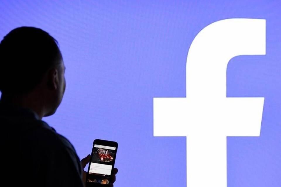 Facebook Facebook
