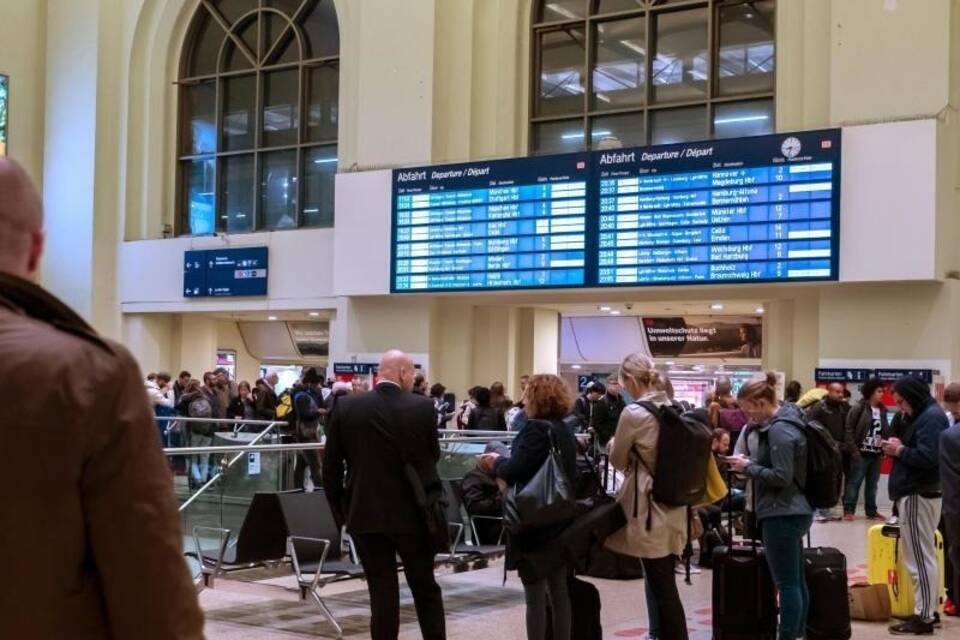 Bahnverkehr gestört Bahnverkehr gestört