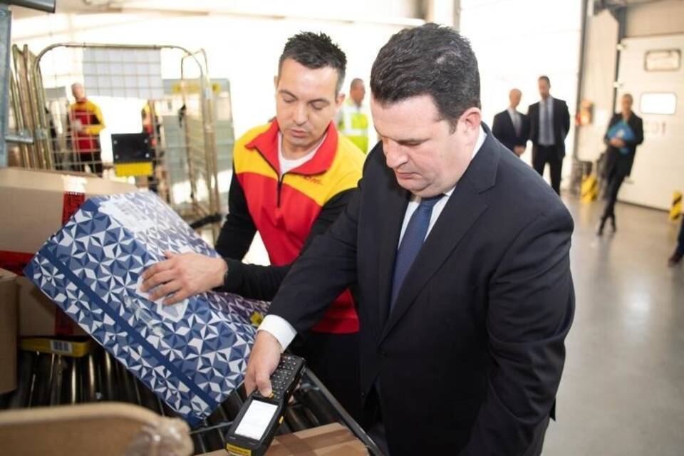 Bundesarbeitsminister Heil besucht DHL Bundesarbeitsminister Heil besucht DHL