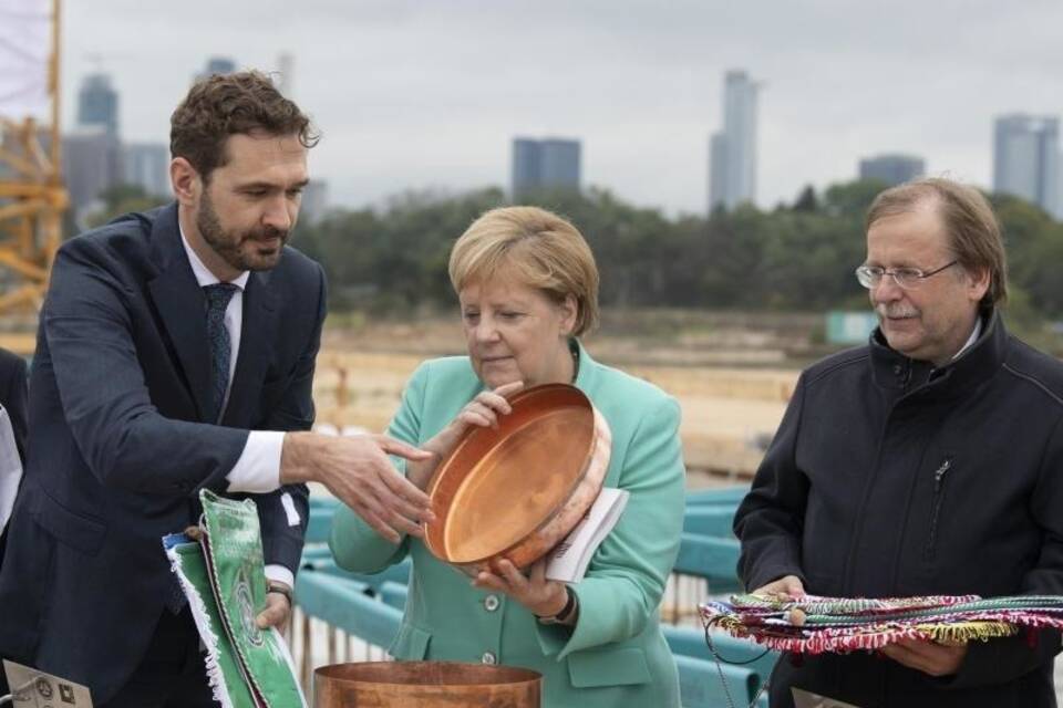Grundsteinlegung Grundsteinlegung