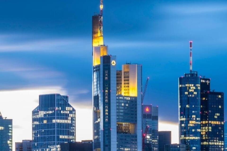 Commerzbank-Turm in Frankfurt-Skyline Commerzbank-Turm in Frankfurt-Skyline