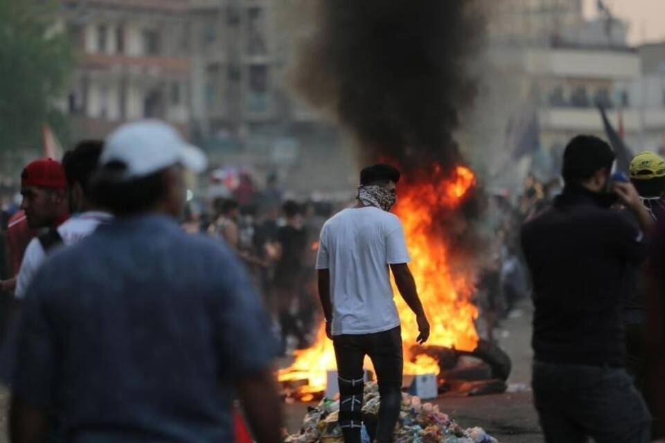 Demonstranten auf der Straße Demonstranten auf der Straße