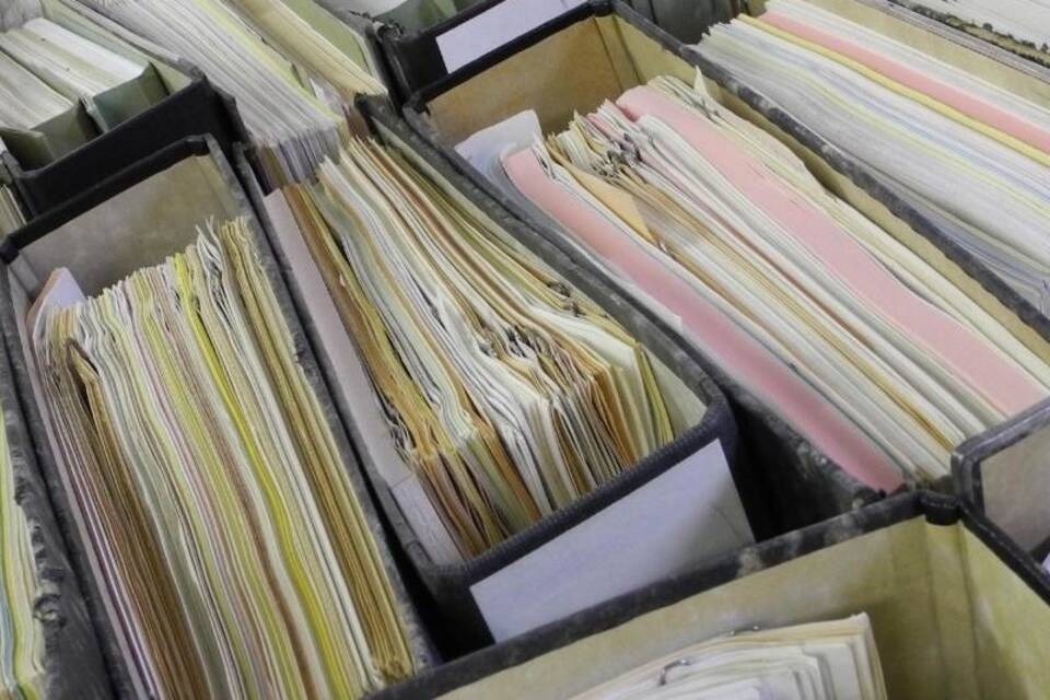 Papier-Akten Papier-Akten